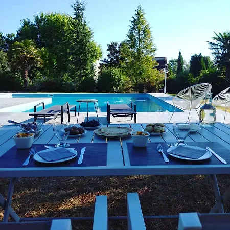 Bastide De Luzert فندق مبيت وإفطار *