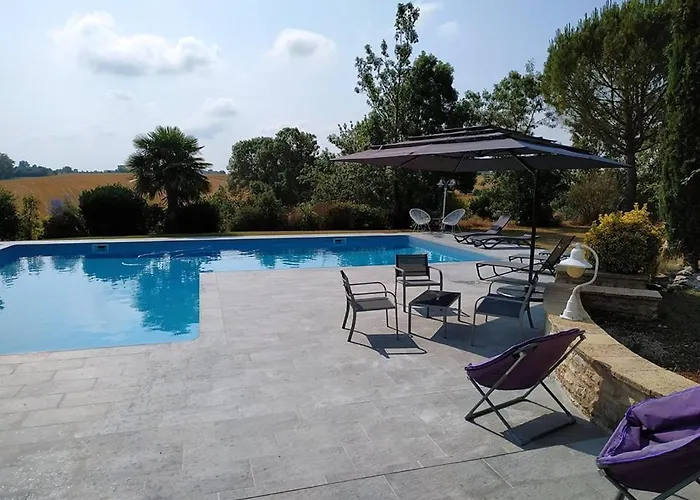 Bastide De Luzert Bed & Breakfast 3*