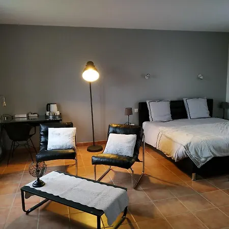 Bastide De Luzert Oda ve Kahvaltı 3*