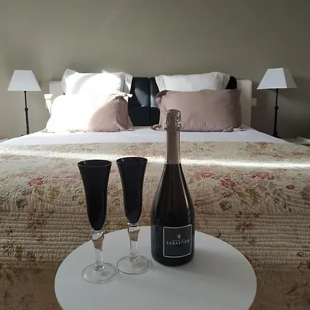 Bastide De Luzert Alojamento de Acomodação e Pequeno-almoço Labastide-de-Lévis
