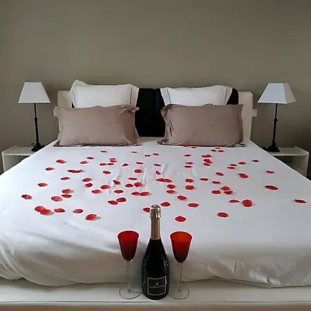 Bastide De Luzert Couette-café 3*